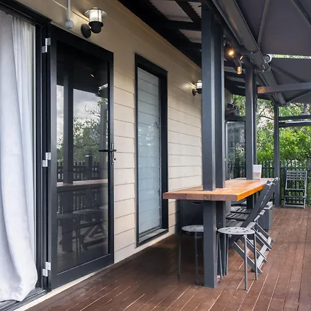 Sophisticated 2-Bed Home With Alfresco Dining Brisbane Exterior photo