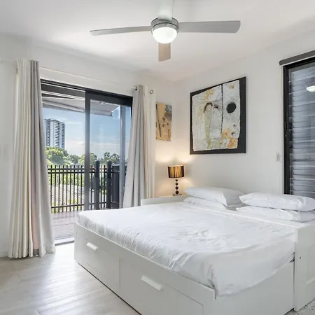 Sophisticated 2-Bed Home With Alfresco Dining Brisbane Exterior photo