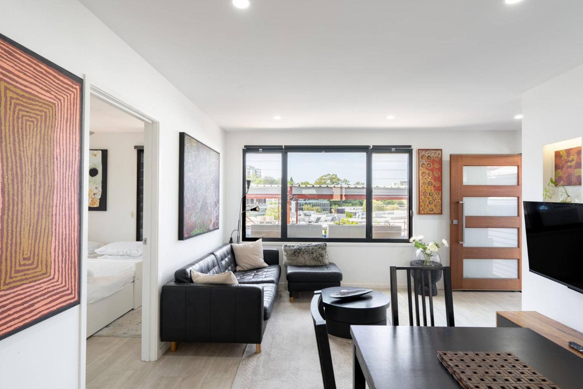 Sophisticated 2-bed With Alfresco Dining Apartment *